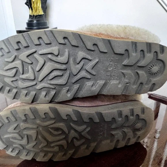 UGG Maylin Shearling Boots - Picture 8 of 9